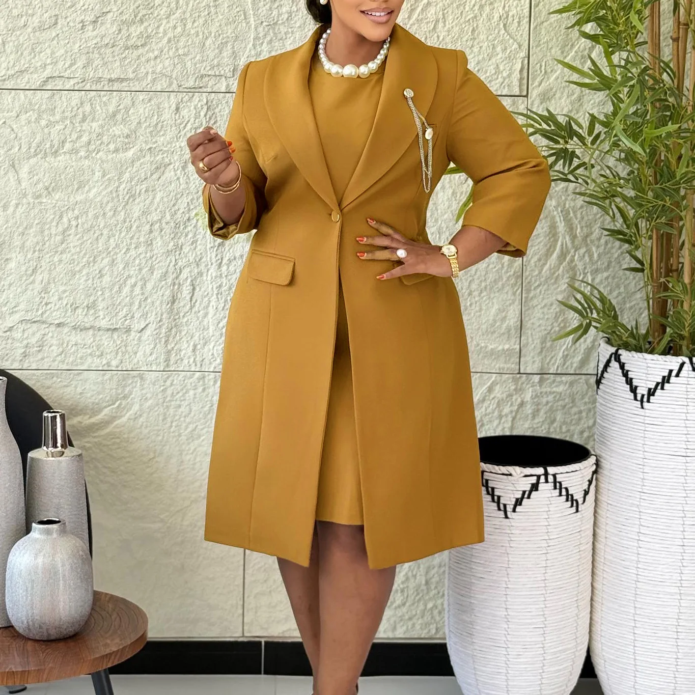 

Элегантный офисный костюм-двойка для женщин: пиджак и платье без рукавов с цепочкой на груди и круглым вырезом, приталенный, для церкви, официальных мероприятий и работы