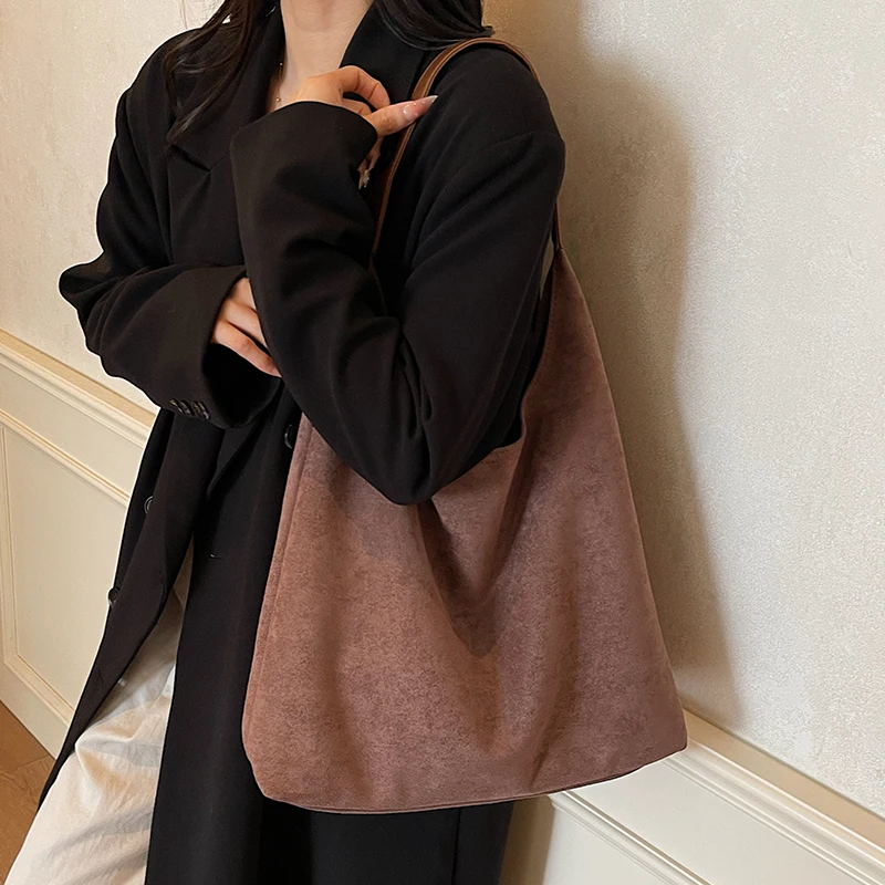 

Pu Large-Capacity Bucket Shoulder Bag, Women's Simple and Versatile Commuter Tote Bag