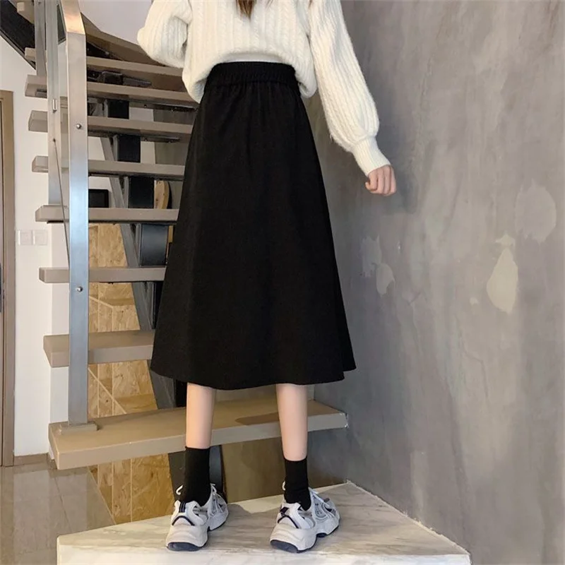 

Юбки в корейском стиле, женские джинсовые мини-юбки с рваными элементами, повседневные, уличный стиль, весна-лето, с эффектом потертости, необработанным краем, карманами, стильные, свободные, удобные