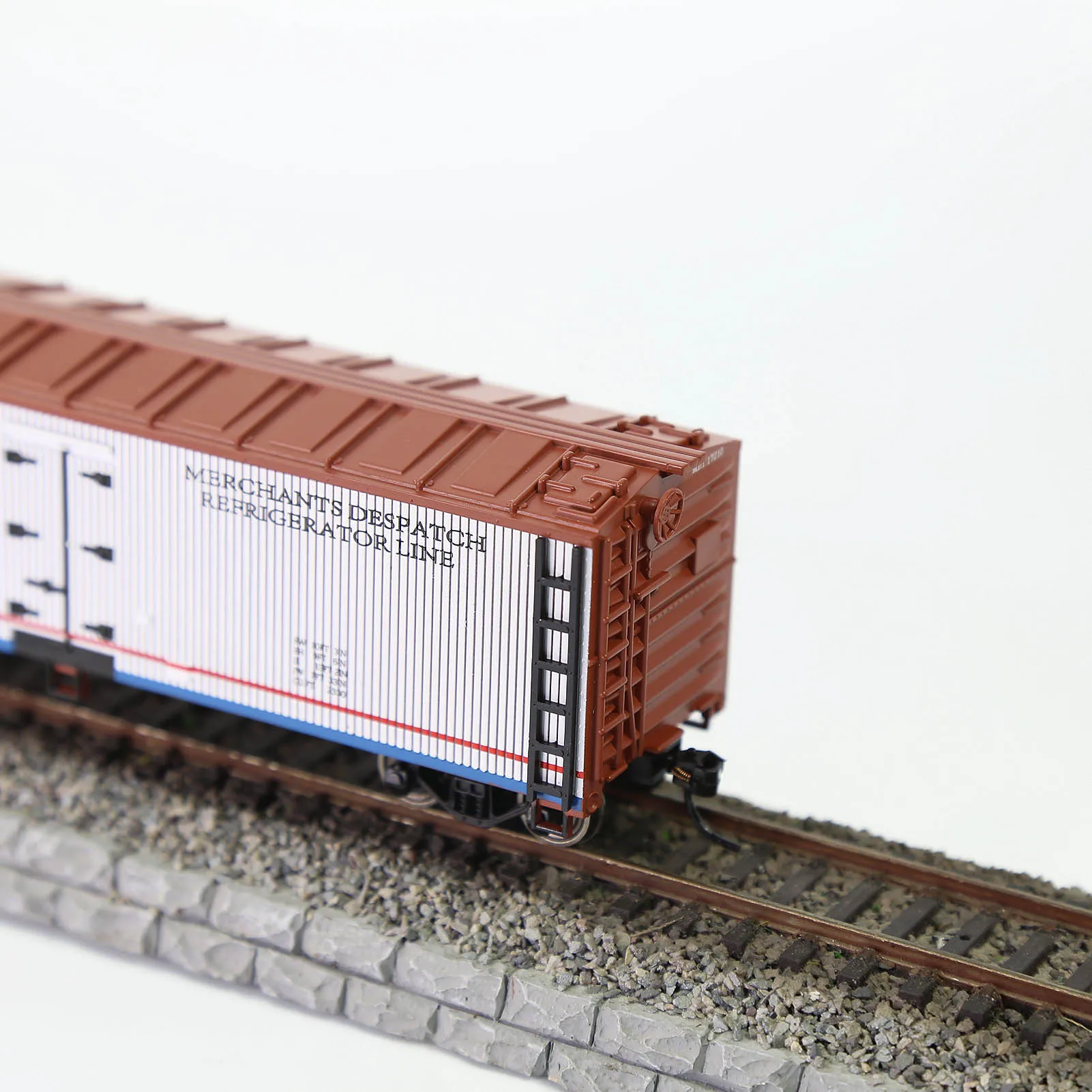 Evemodel Train 1 Unit HO Scale 40ft Wood-side Reefer White M.D.T 40\' Rolling Stock C8747