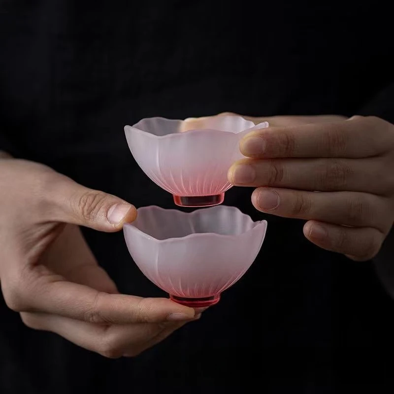 Japanese style pink heat-resistant glass covered bowl, master cup, tea making cup, frosted tea tasting cup, flower tea cup view 3