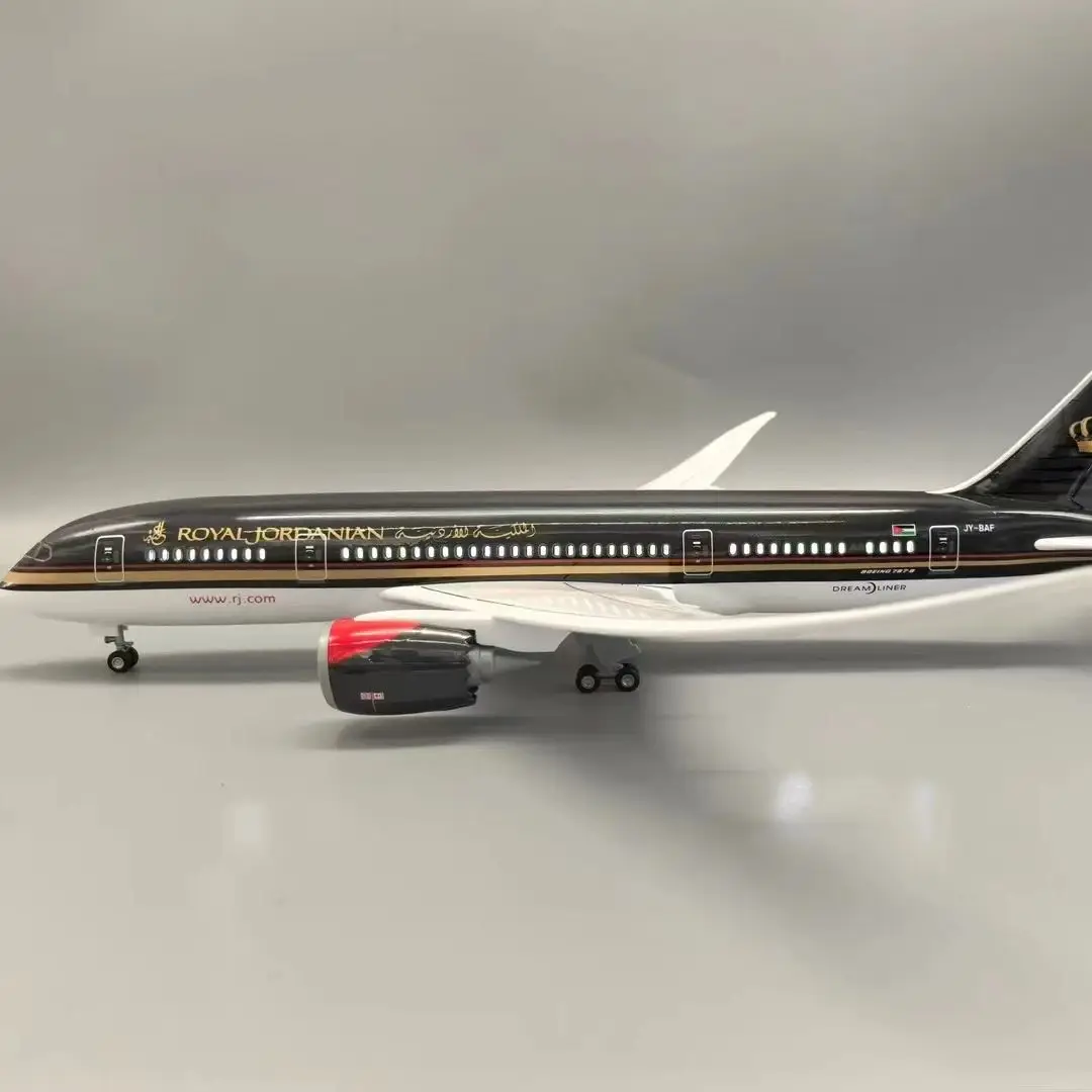 1:130 Scale Model Royal Jordanian B787 Aircraft Air Airlines With Light and Wheel Diecast Resin Airplane Collection Display Fan