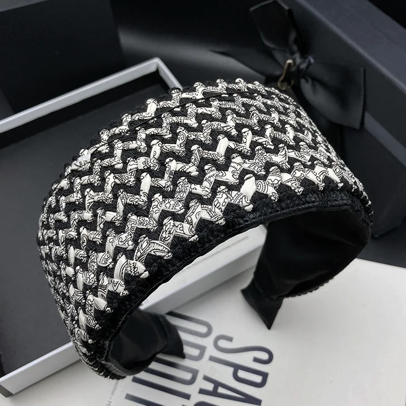 

High end retro fashion hair clip for women and adults going out shopping, headband accessories, ultra wide compression headband