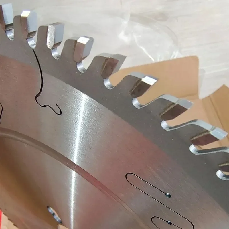 Lâmina de serra para trabalhar madeira para cortar madeira em promoção