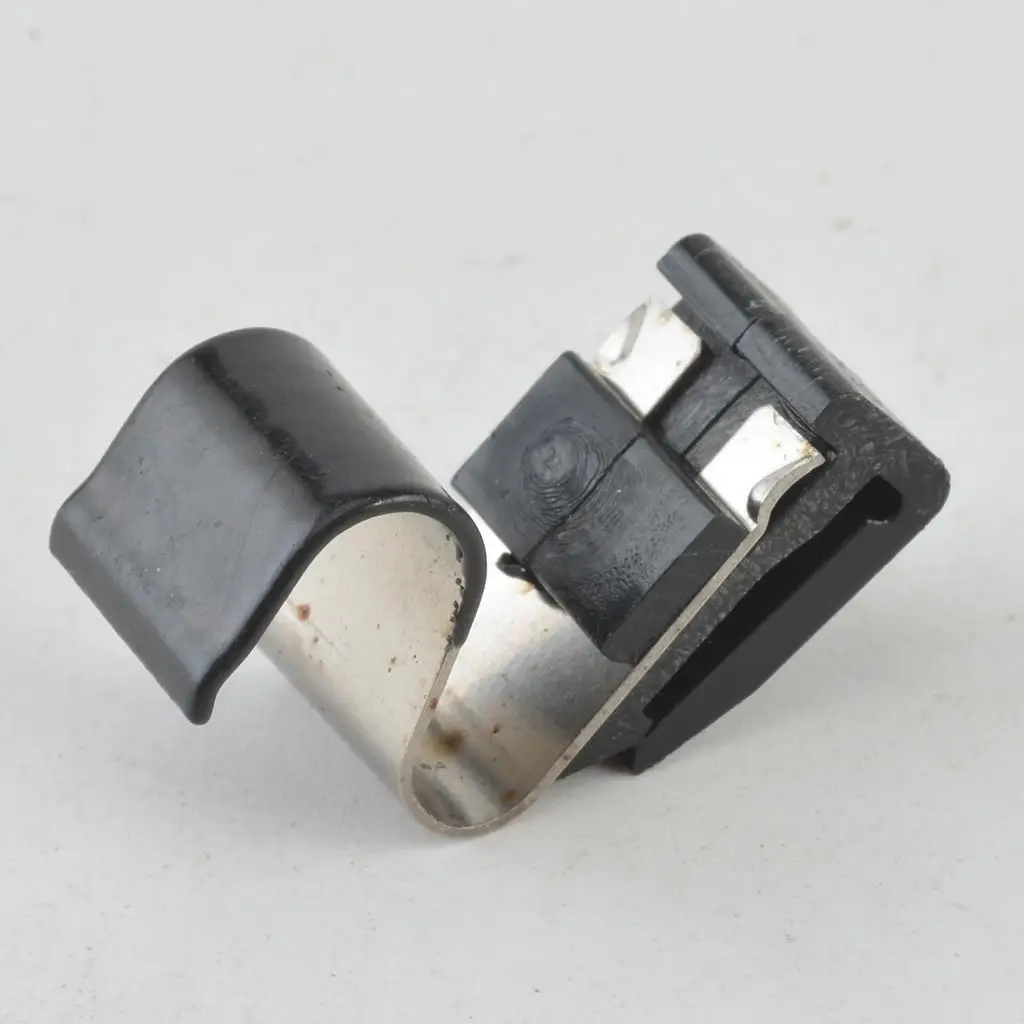 Door Lid Spring Clip High Reliability Metal Part for Mitsubishi Pajero MK2 L200 Triton Pickup Rear Accessories