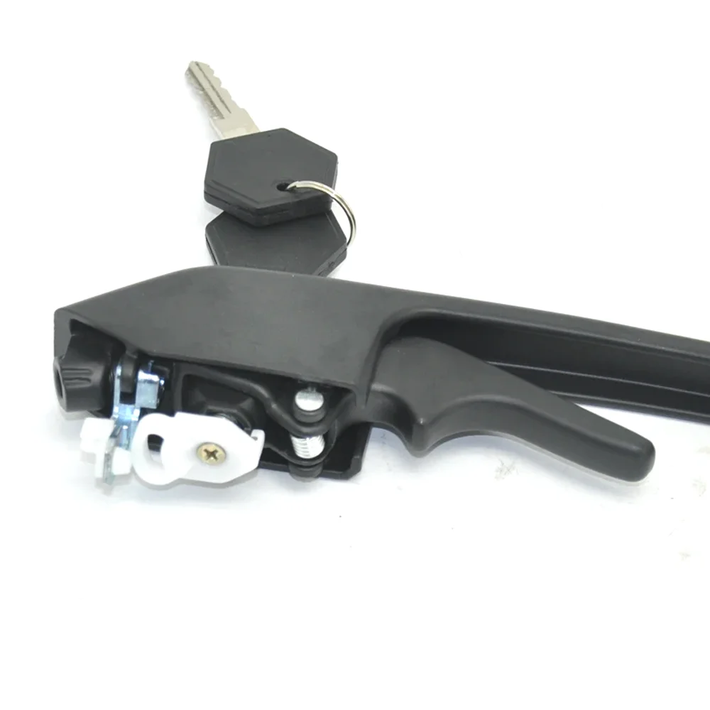 OE: 1306975 296209 356085 Truck Outer Door Handle With 2 Keys For Scania 2 3 Series 93 113 143 (LH)