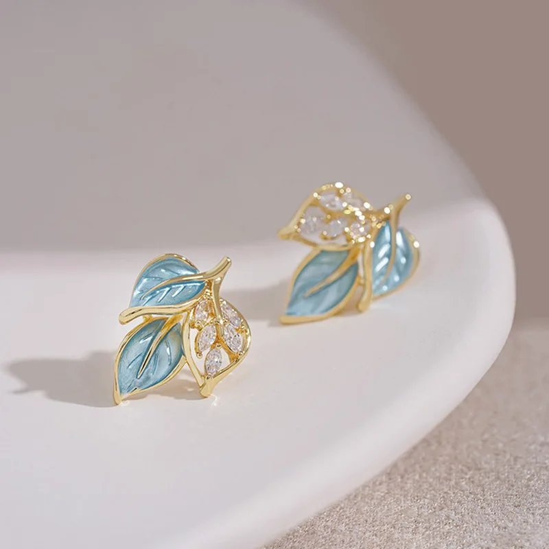 Blue Unique Leaf Earrings for Women 2024 New Fahion Niche Design Gentle Stud Earring Temperament Light Luxury Jewelry Gifts