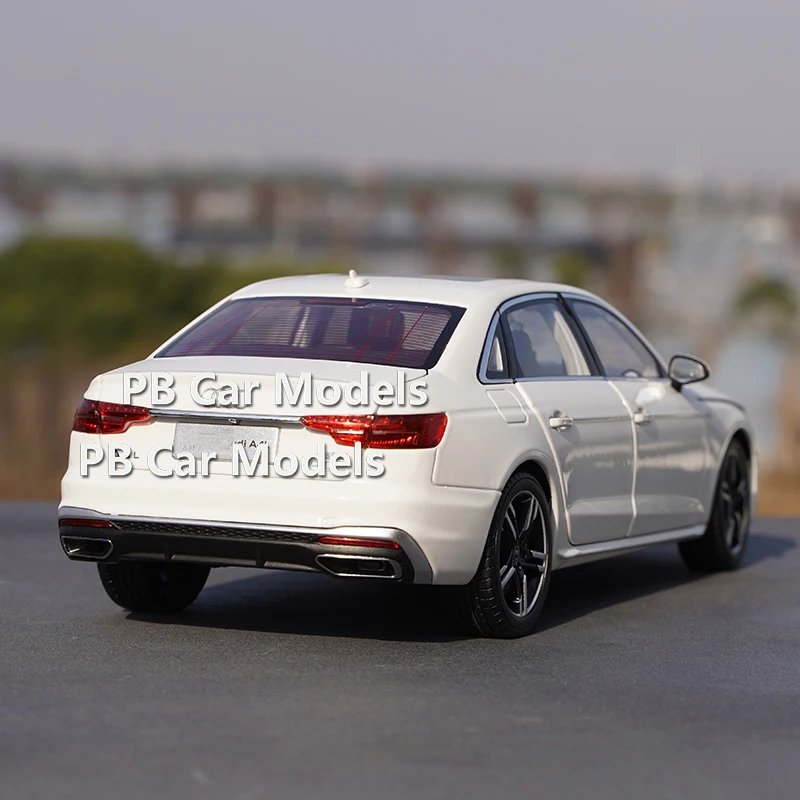 Collection of 1:18 Alloy Simulation Car Models for 2020 New A4L Sedan Made in China