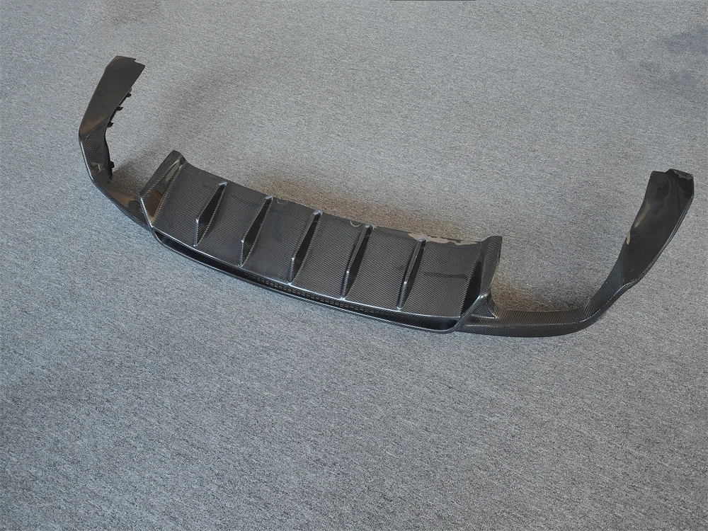 Genuine LD Style Rear Lip and Bumper Diffuser Body Kit Carbon Fiber LD Style forMaserati Levante Body Parts 3