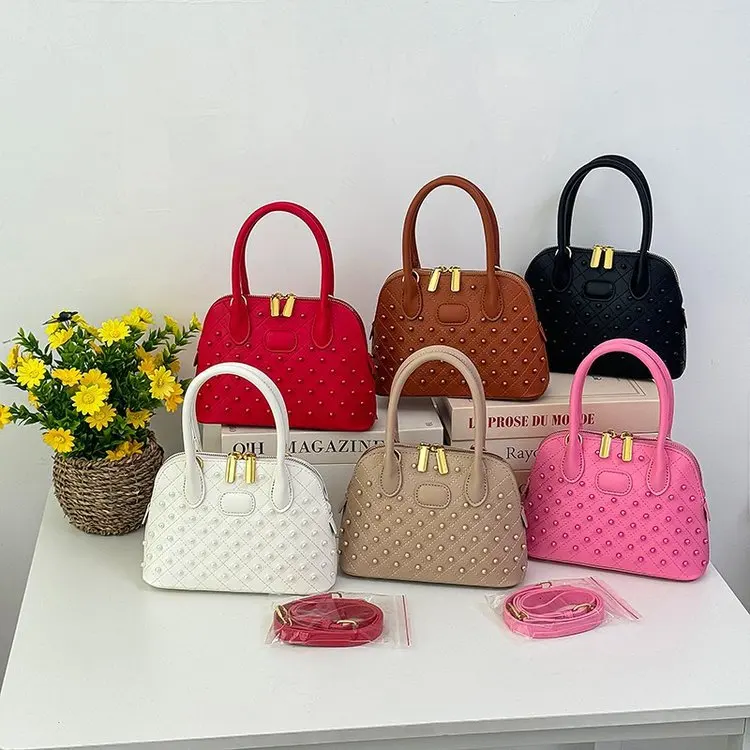 

2026 New Women Trendy Shoulder Bag Versatile High-end Portable Fashion Crossbody Bag for Daily Commute