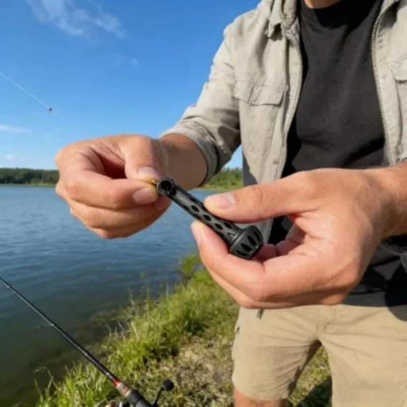 

﻿ Portable Magnetic Fly Threader Lightweight Multifunctional Fishing Line Threader To Easily Rig Small Flies Tippet on Water
