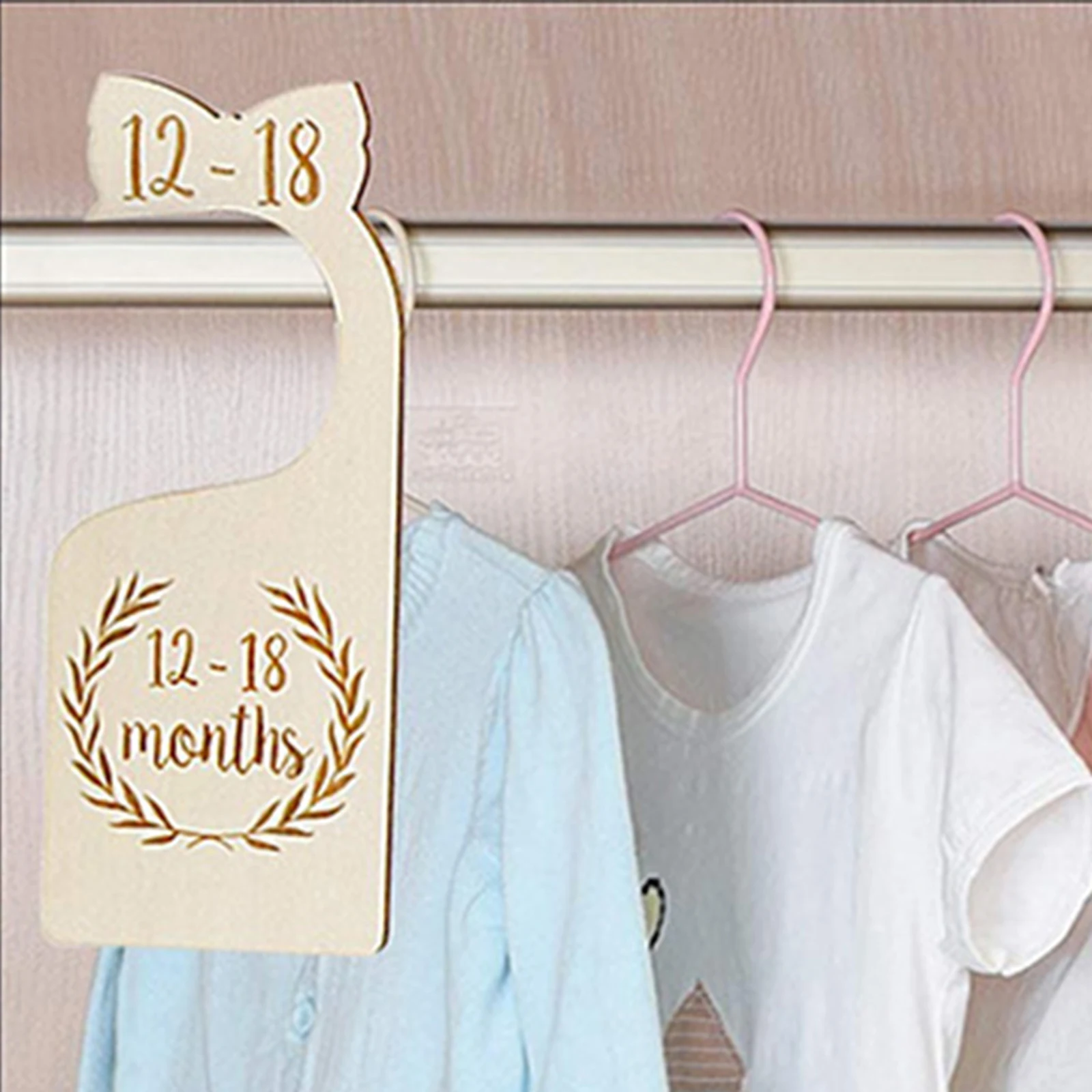 7Pcs/Set Adorable Baby Closet Dividers Clothing Size Age Dividers Wood Clothes Size Hanger Organizer for Bedroom Room Daily Use