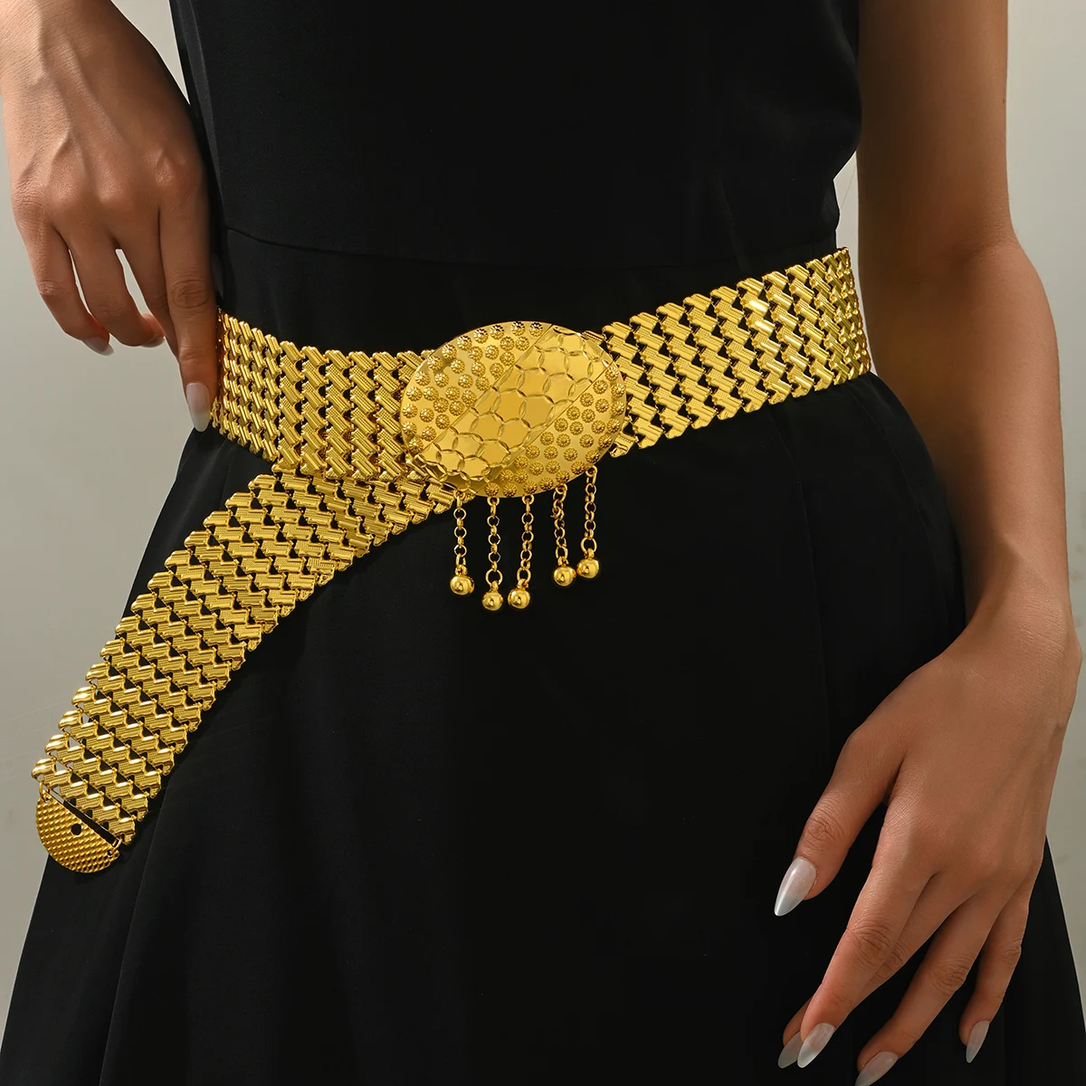 

Gold - Tone Wide Chain Belt With Ornate Buckle And Dangling Bead Tassels, Fashion Waist Belt for Dresses Elegant Party Accessory