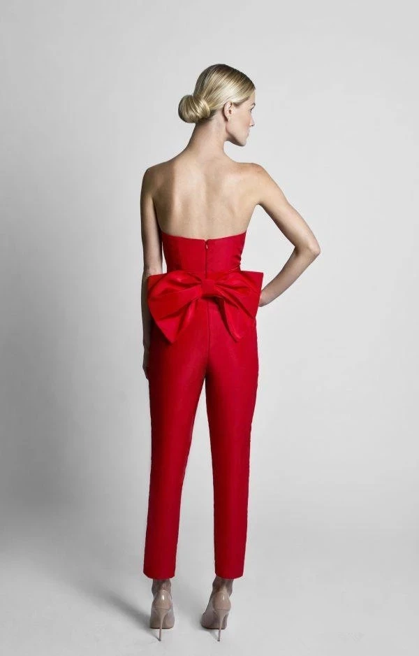 Bescheidene rote Jumpsuit-Abschlussballkleider mit abnehmbarer Schleppe 2025, trägerlos, matte Fleckenschleife, rückenfrei, Anlass, Abend-Hosenanzug