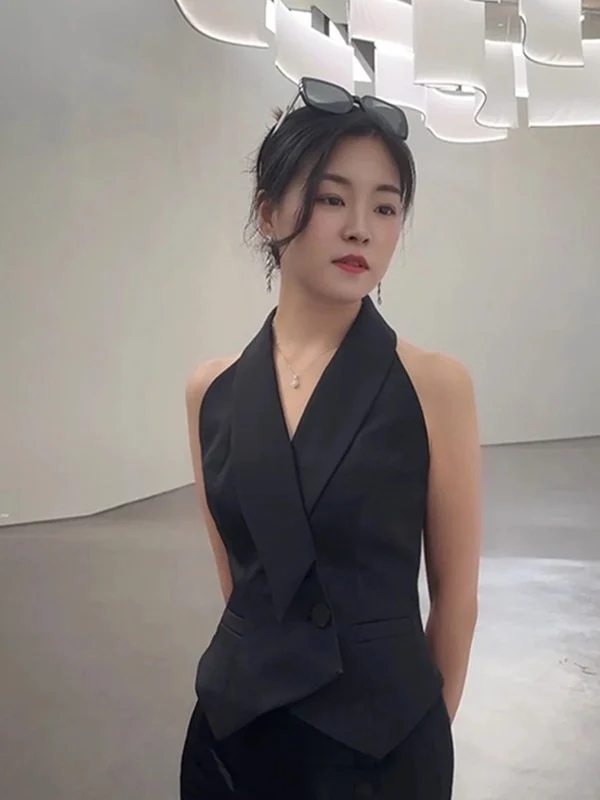 

Elegant Lady Stylish Slim Fit Waist Cinched Suit Jacket Green Collar Side Buttoned Commute Ready Short Length One Button