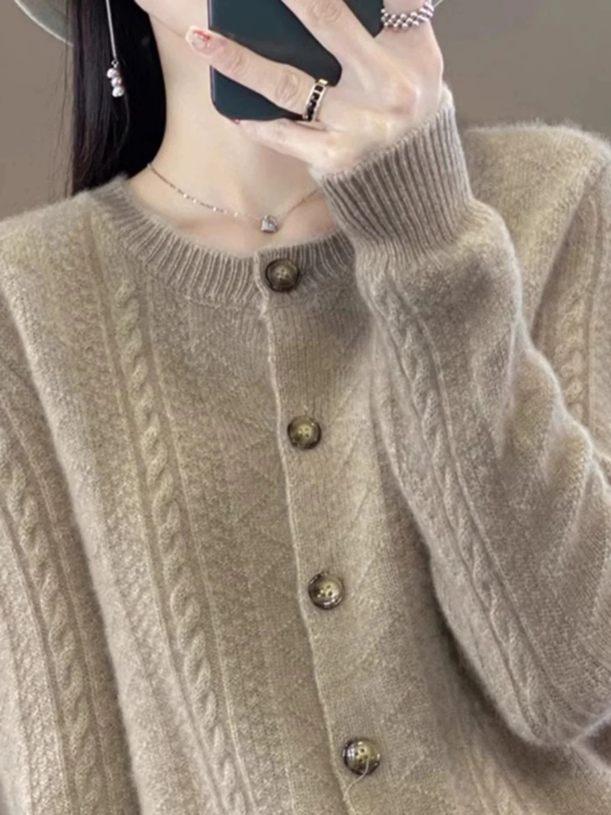 

Модный вязаный кардиган для женщин, верхняя одежда на весну-осень, новая корейская версия, универсальный короткий свитер-жакет