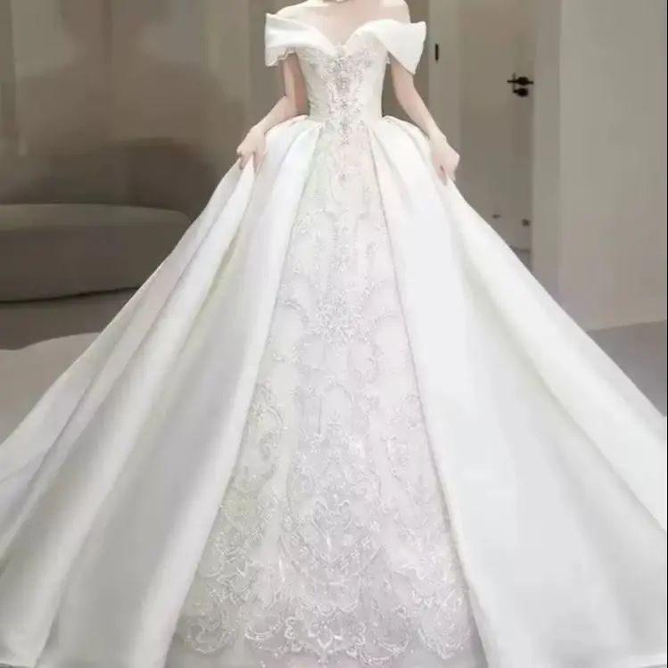 Chic Wedding Dresses Off Shoulder Fold Neck Heavy Beaded Lace Embroidery Satin Ball Gown Voluminous Skirt Wedding Banquet Events