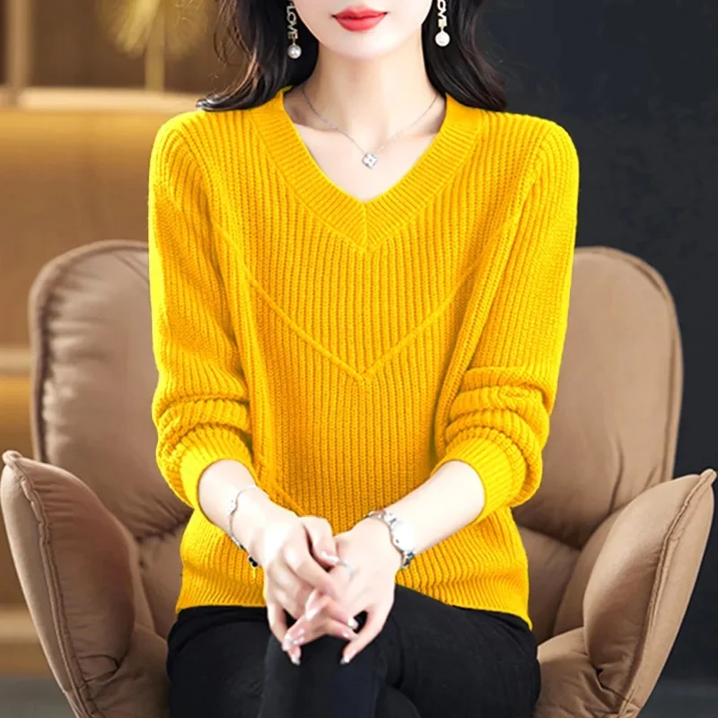 2024 Hot New Womens Sweaters Spring Autumn V-neck Knitted Pullovers Loose Bottoming Shirt Cashmere Fashion Jumper Solid Sweater