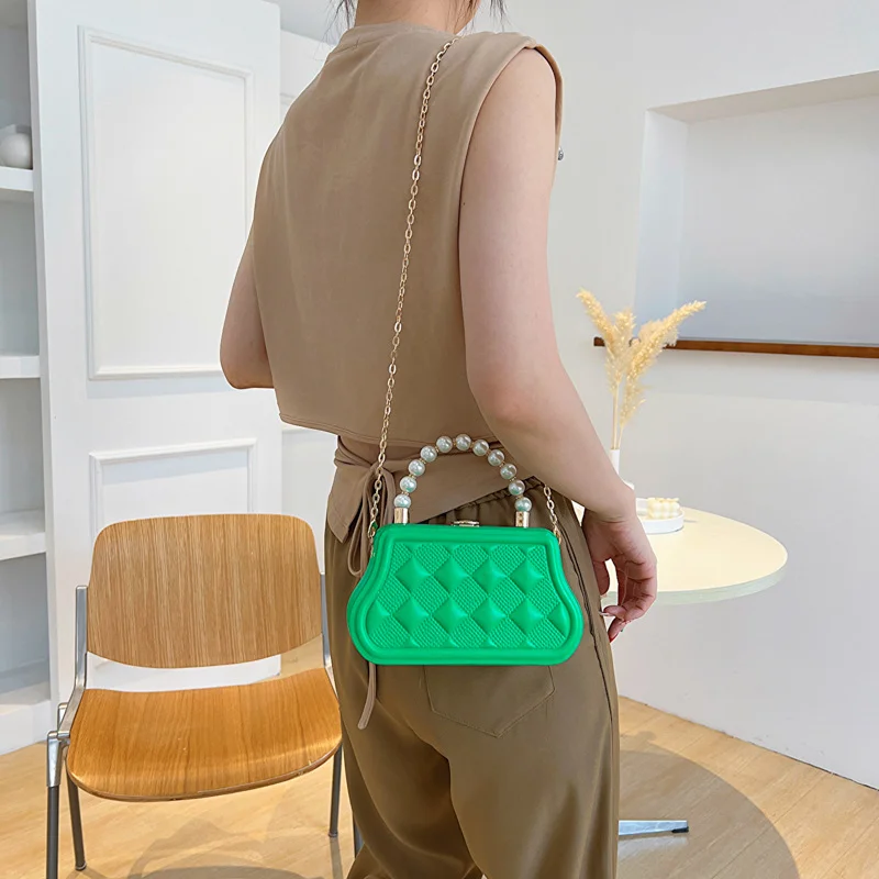 Bolso de hombro de Color caramelo para mujer, bolso de mano de cuero PU que combina con todo, caja de cosméticos de celosía de diamantes de cuentas de Color sólido, nueva tendencia, 2023