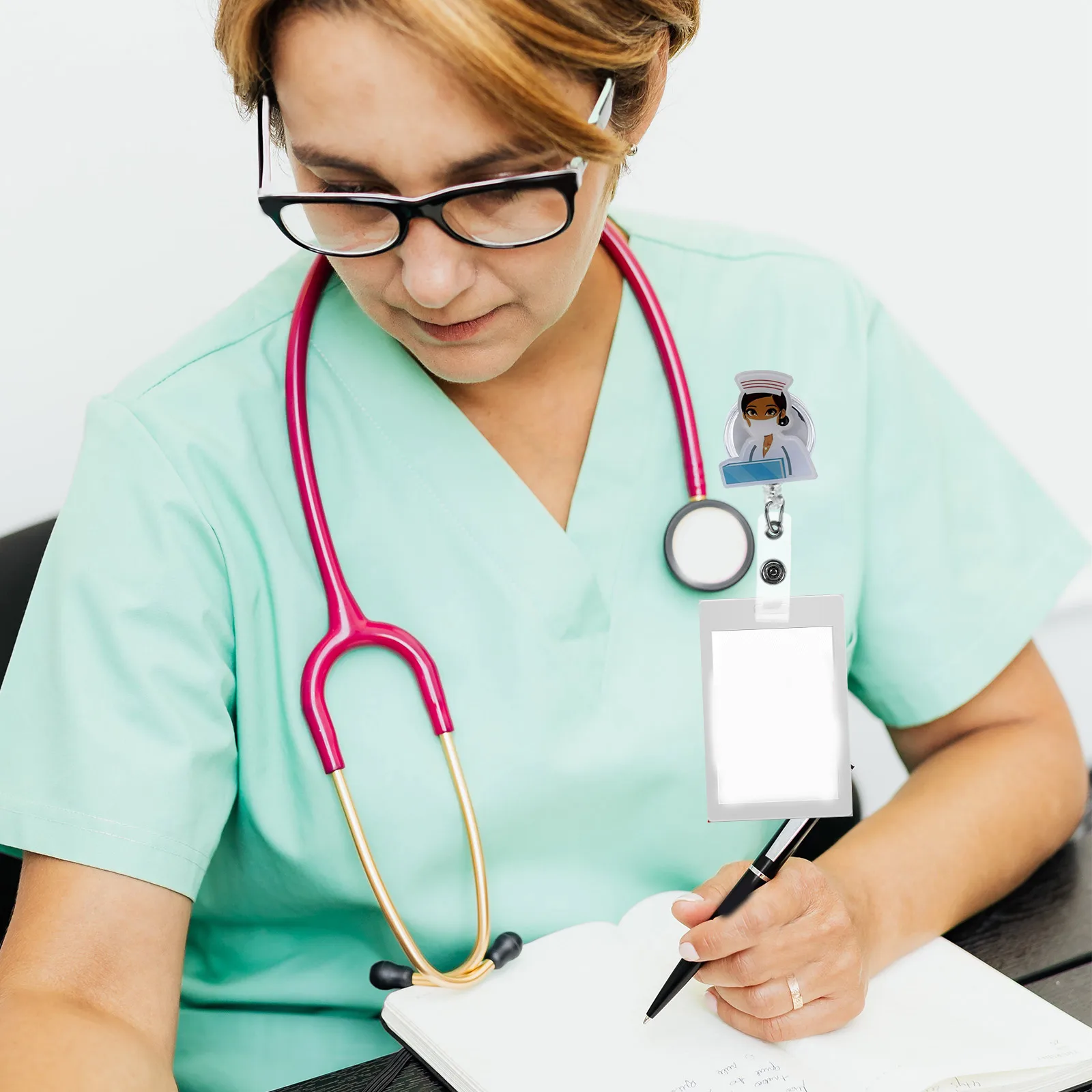 

Multi-Function Nurse Badge Holder Retractable Acrylic Id Card Clip Name Tag Buckle for Doctor Nurse Use Anime Badge Reel