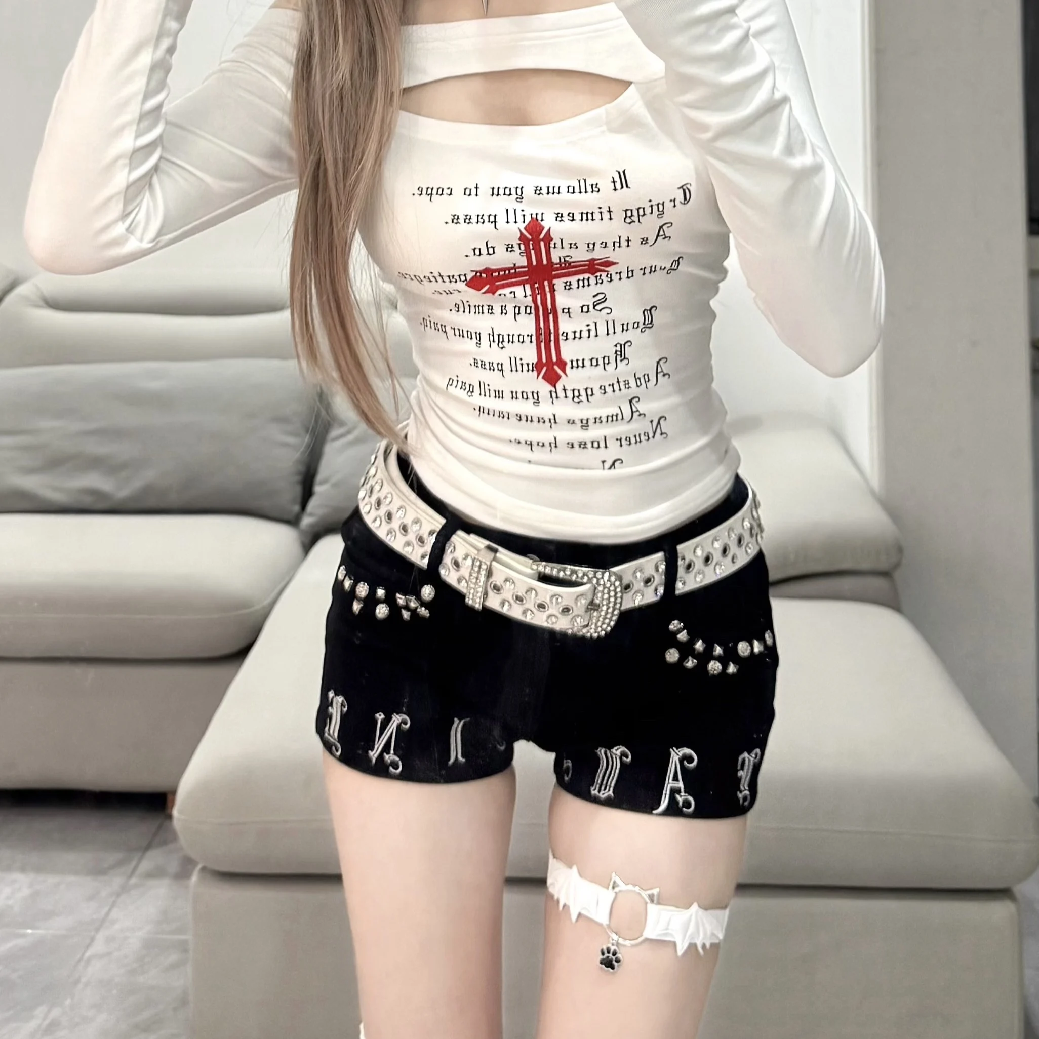 오리지널 서브컬쳐 블랙 비즈 레터 자수 숏 섹시 핫 걸스 로우 웨이스트 쇼츠 여성 클럽 스윗 쿨 쇼츠 여름