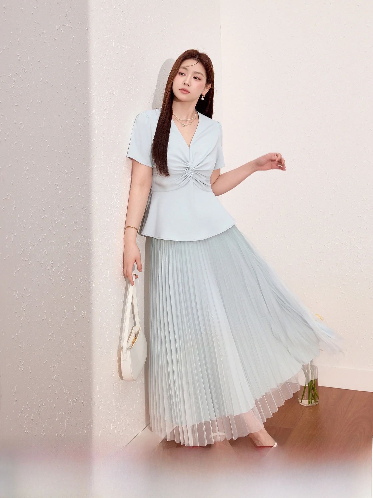 

Ele ort Sve Knot Top And Me Skirt Two-Piece Set for plus Size Women by Blue Language Salt And Ice Extraction