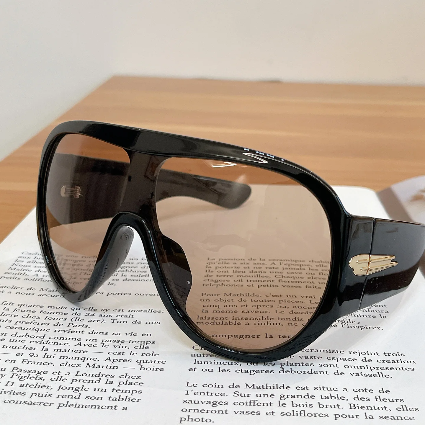 Neue modische, übergroße, schwarze einteilige Sonnenbrille für Damen und Herren, Vintage-Streifen-Design, Sonnenschutzbrille, sexy Driving Shades für Damen – Detail 16