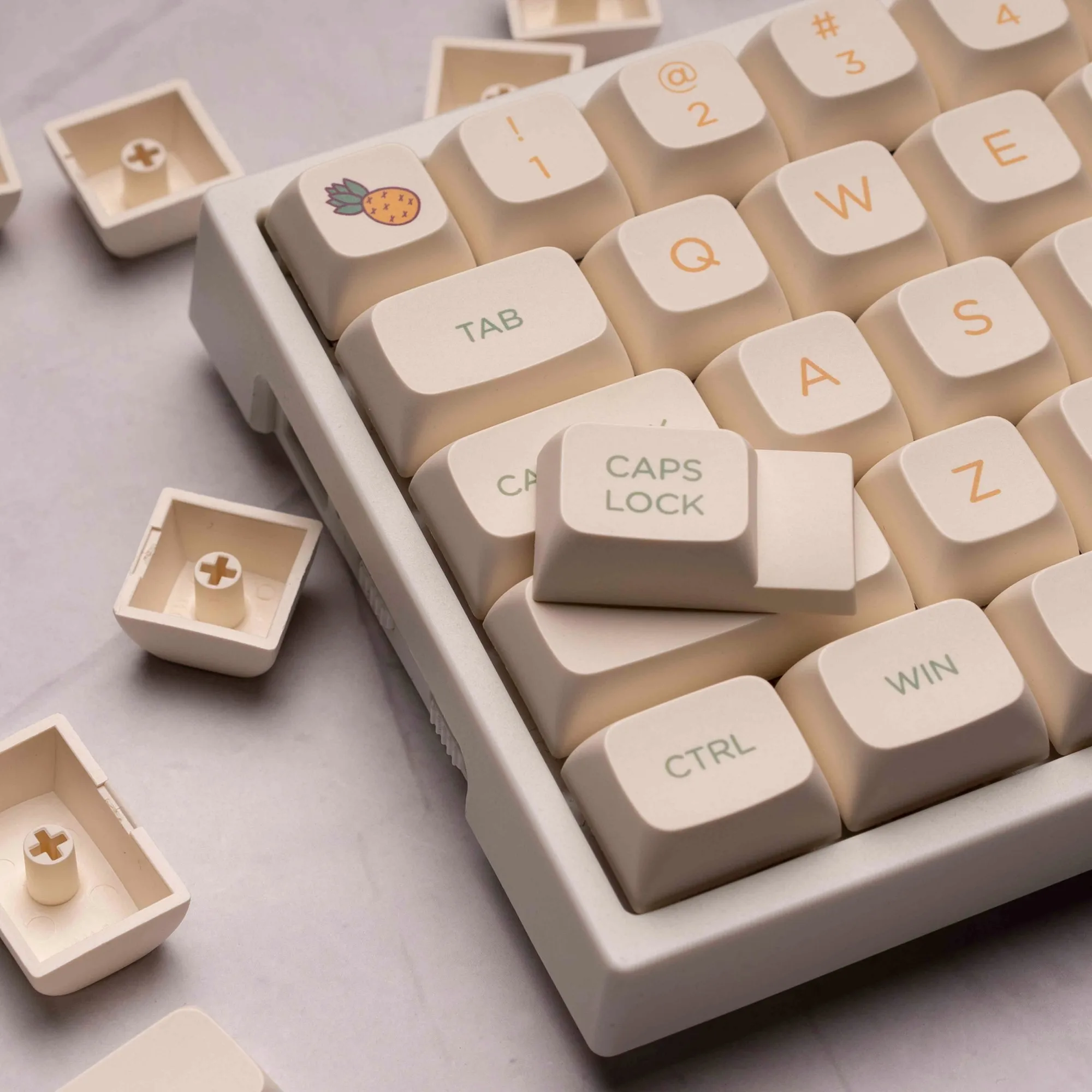 

Pinepple theme XDA height PBT sublimation keycap simple fresh and comfortable custom