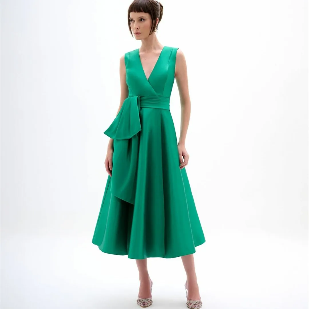 

Elegant Short Green V-Neck Evening Dresses With Peplum A-Line Satin فساتين السهرة Tea Length Prom Dress for Women