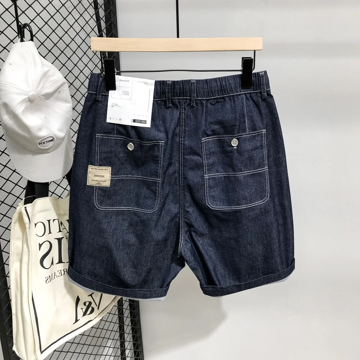 

Повседневные джинсовые шорты мужские летние модные с декоративными элементами, в стиле рабочей одежды, со средней посадкой, на шнурке, длиной до колена, прямого кроя