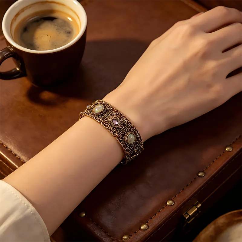 

High-end Palace Style Multi-layer Crystal Bracelet Retro Luxury Square Geometric Design Ladies Daily Party Jewelry