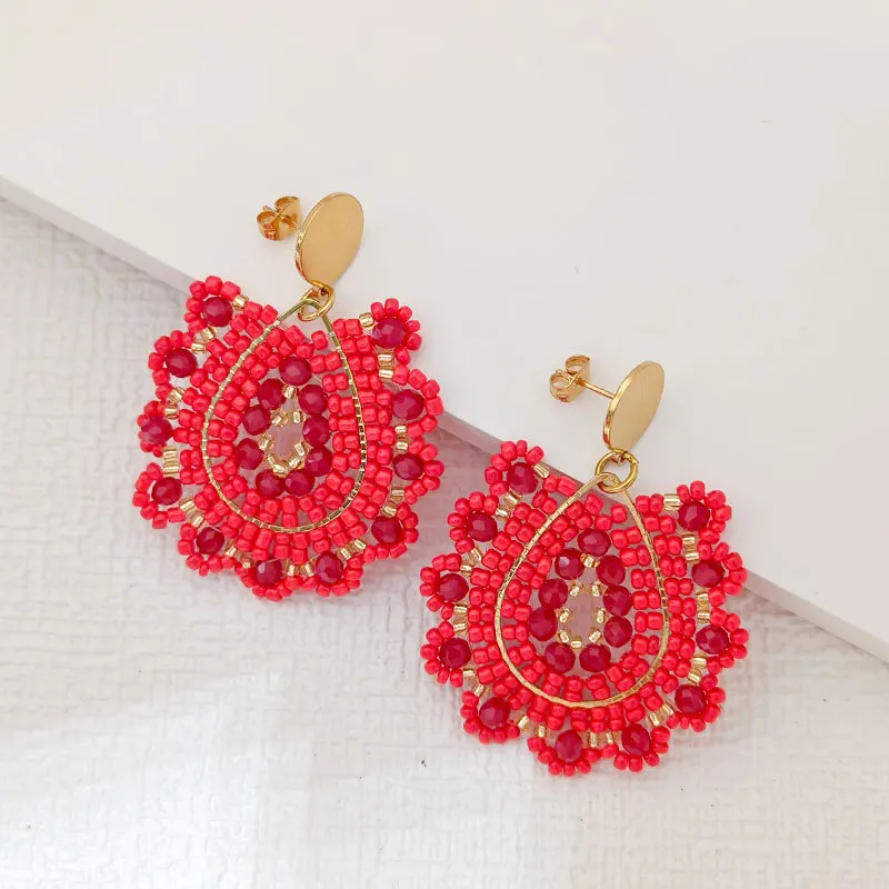 البوهيمي الأحمر قطرة الماء كريستال مطرز الأقراط، المنسوجة يدويا تصميم الدانتيل جوفاء، العصرية الإناث بسيطة سبيكة الأرز حبة المجوهرات