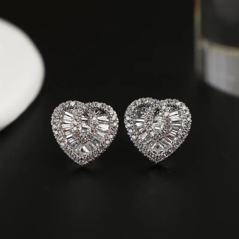 Heart Stud Earrings with Cubic Zirconia For Women Unique Love Jewelry Sweet Gift for Mothers Day Ceremony