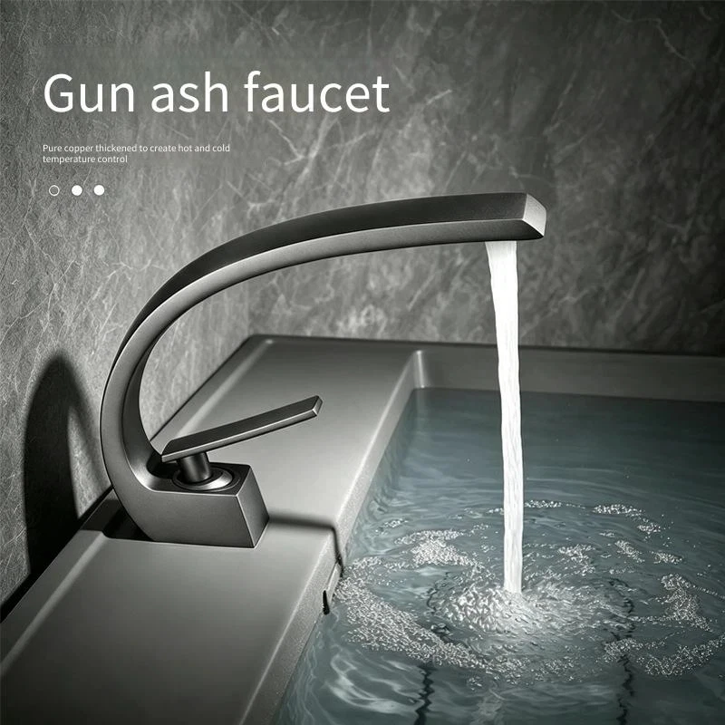 All-copper Faucet, Bathroom, Under-counter Basin on the Stage, Moon Bay Mirror Splash-proof Face, Hot and Cold Faucet Wash Basin