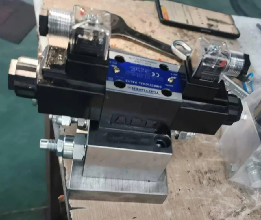 Électrovanne directionnelle hydraulique, vanne de commande hydraulique avec siège de valve