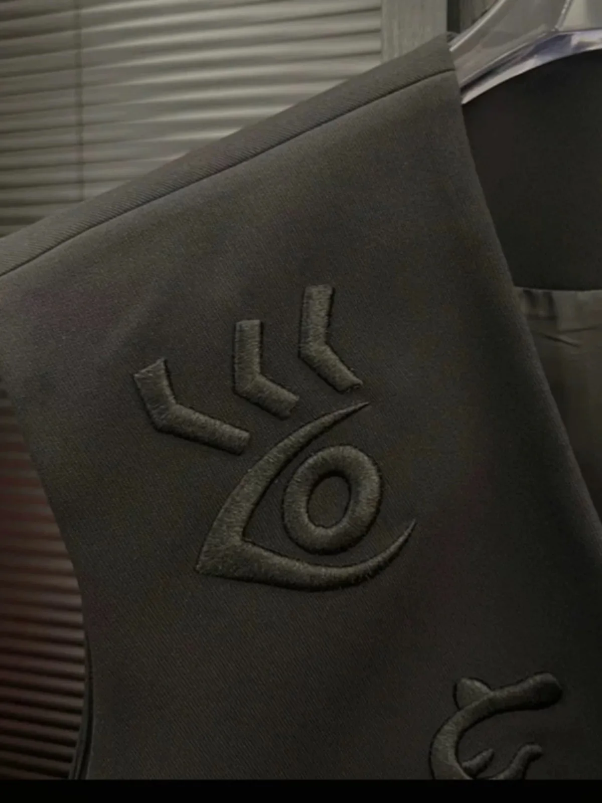 الخريف الشتاء عبر على شكل غير النظامية تصميم التطريز دعوى سترة امرأة زر معدني أزياء أنيقة قصيرة نمط دعوى صدرية #6