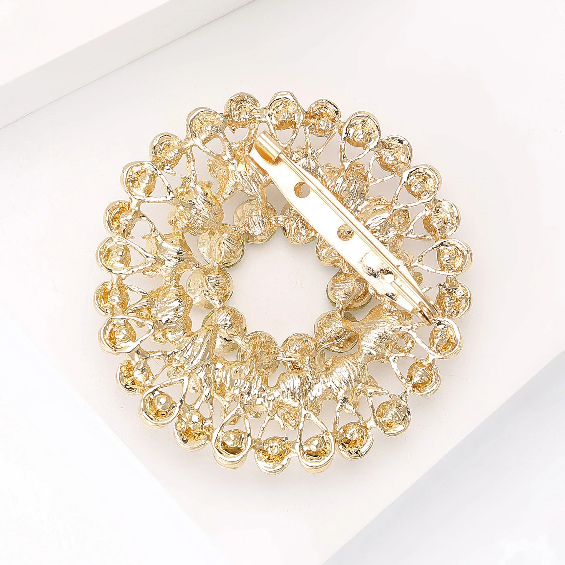 بروش خاتم من حجر الراين مرصع بالألماس، هدية إكسسوارات الملابس ذات شارة معدنية راقية ومبتكرة ومتعددة الاستخدامات