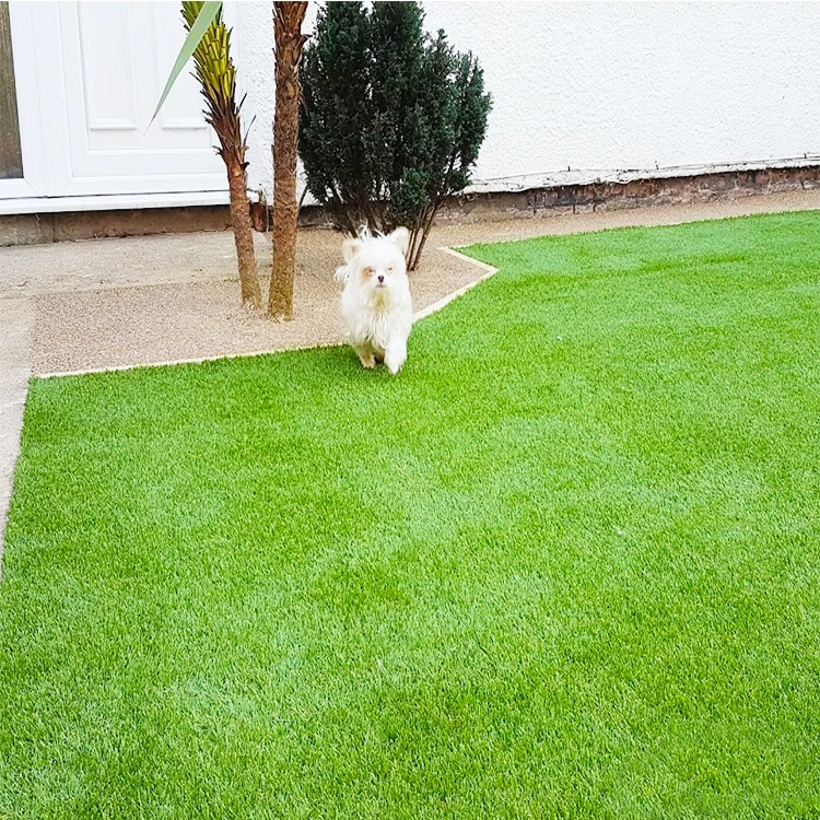 

High Quality Natural Looking Green Artificial Grass Simulation Turf for Courtyard Garden Backyard