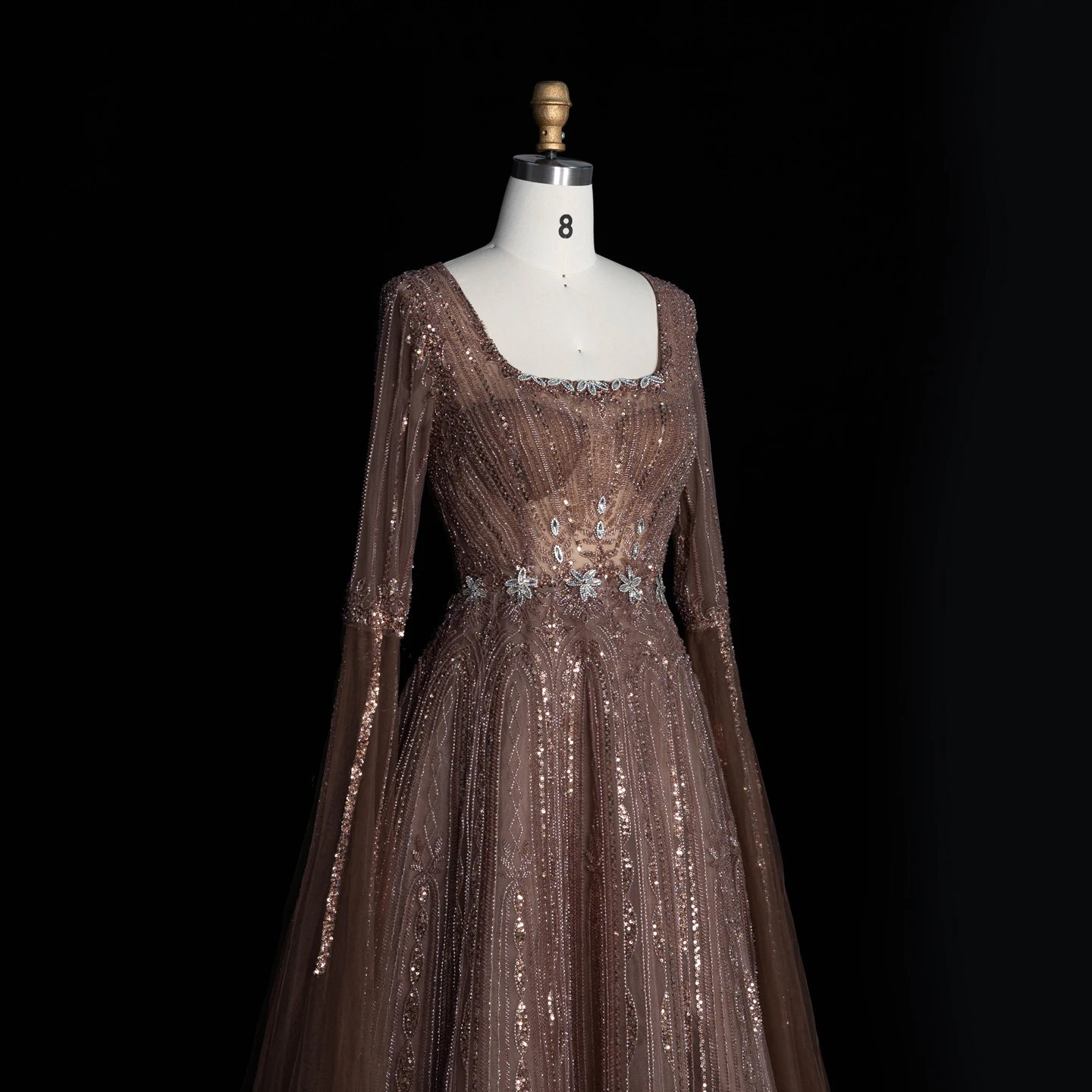 Sharon Said Luxuriöses Braunes Abendkleid mit Quadratischem Ausschnitt, Langen Glockenärmeln, Schwer Perlenbestickt, Dubai Formelle Partykleider SS065 Maßanfertigung – Detail 14