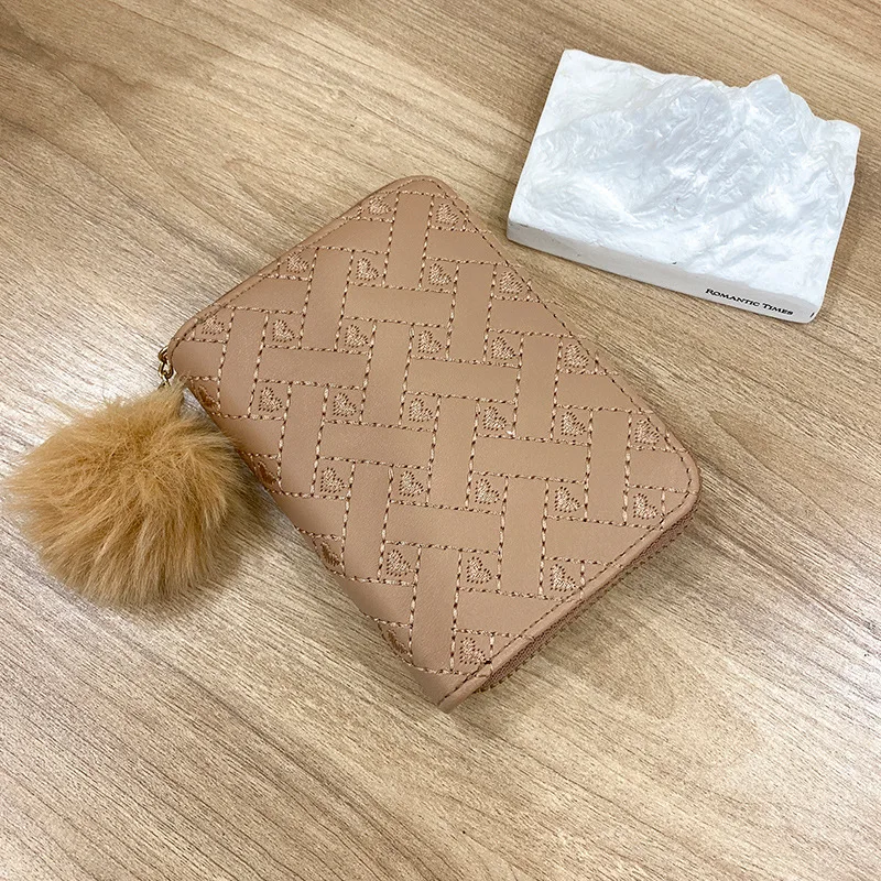 Portefeuilles en cuir PU à la mode pour femmes, porte-monnaie de luxe à motif court, marque féminine, pendentif en peluche, nouveau sac pour téléphone