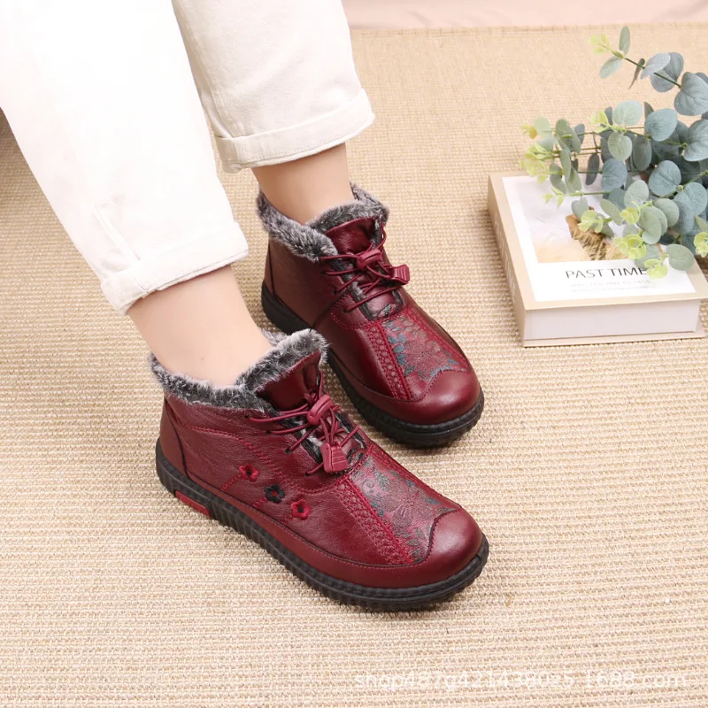 2023 Hot Sales Winter Old Beijing Cloth Women's  Middle-aged and Elderly Casual Shoes Shopping Mother Shoes Boots Women