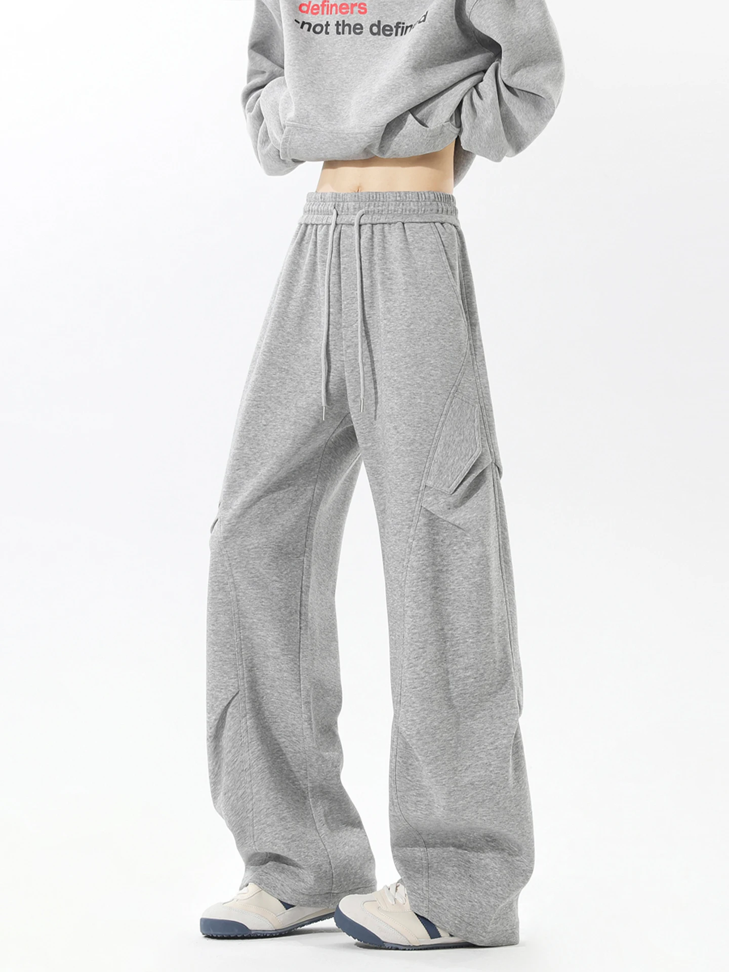 

Повседневные серые мужские брюки в американском стиле, свободного кроя, с драпировкой, плиссированные, прямые, из смесового хлопка и полиэстера, комфортные, дышащие.