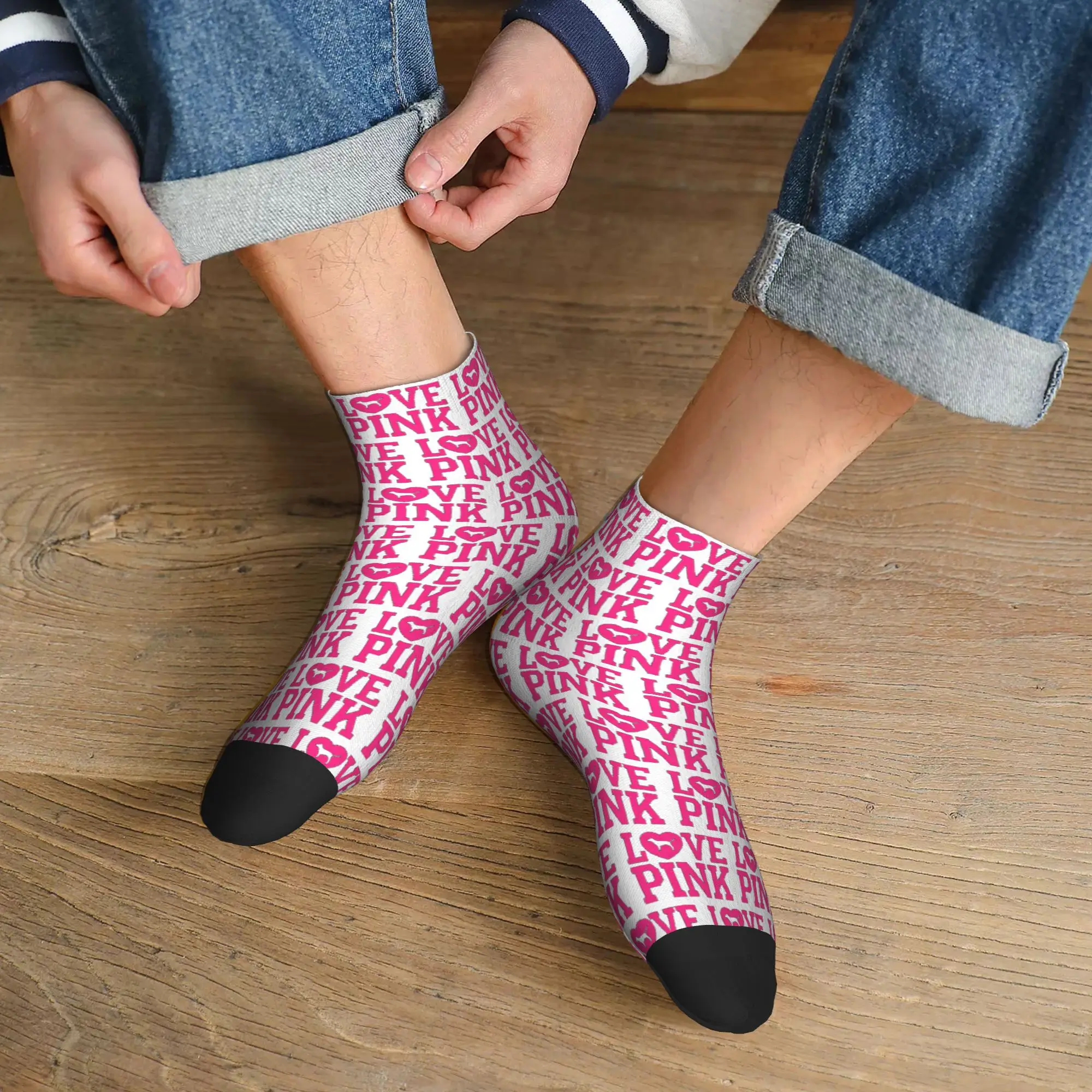 

All Seasons Love Pink Socks Harajuku Sweat Absorbing Crew Socks Hip Hop Stockings for Men Women Christmas Gifts