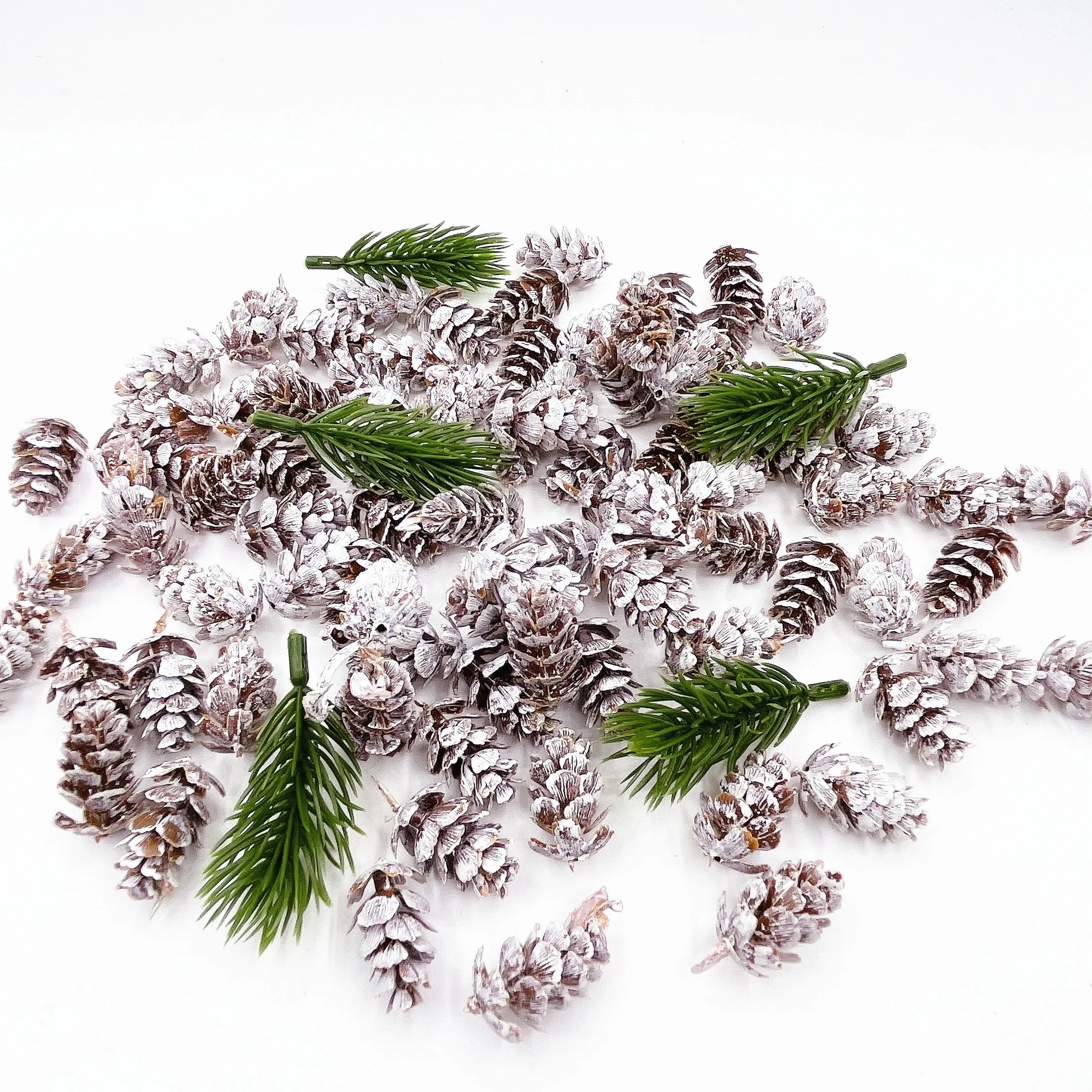 30/50 stücke Kunststoff Weiß Künstliche Tannenzapfen Pflanze Weihnachten Party Dekorationen Wohnkultur Weihnachten Baum Girlande Zubehör – Detail 5