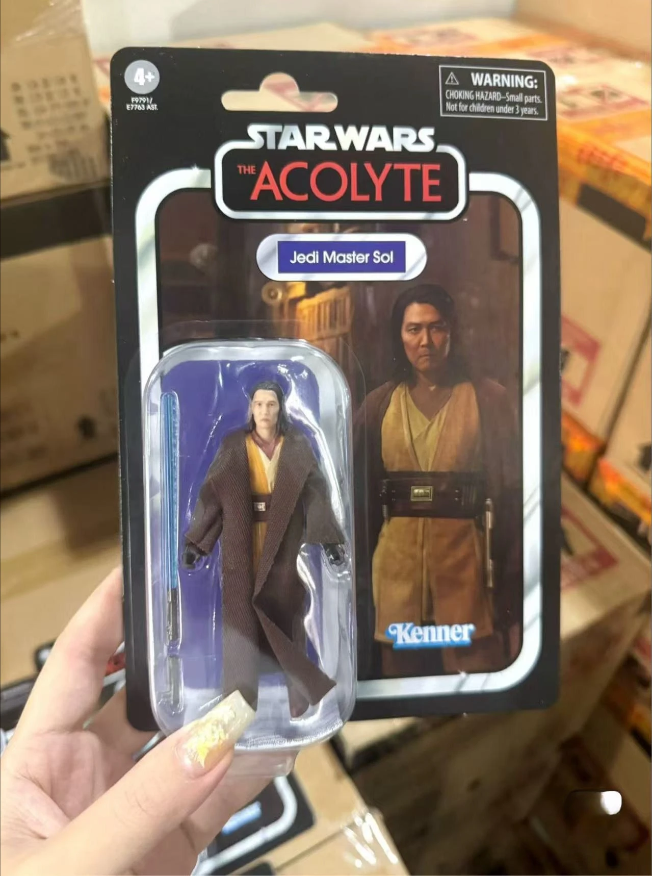 

Hasbro Star Wars 3.75 Waiter Jedi Master Saul Tvc Retro Card Action Doll Toys