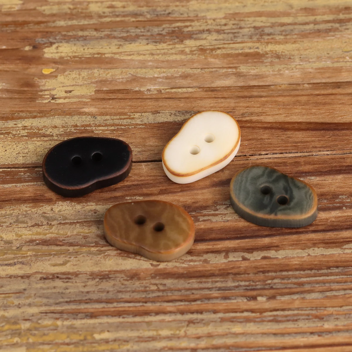 6pcs Cute Irregular Bean Like Corozo Buttons For Clothing Children White Black Brown Green Scorched Rim Sewing Kid Two Hole