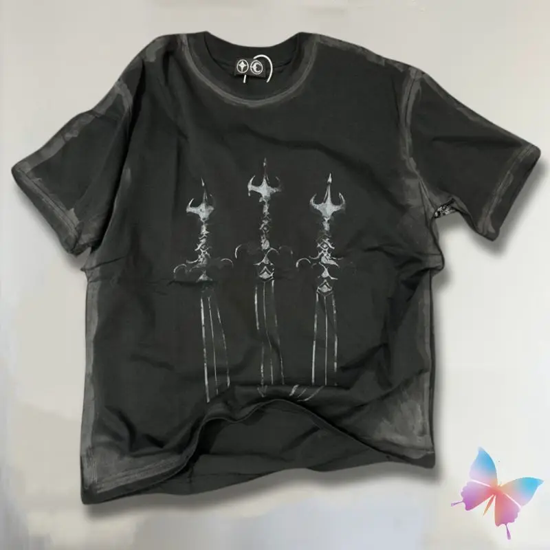 

Ручной рисунок граффити с принтом меча Thug Club футболки высокого качества из хлопка для мужчин с коротким рукавом винтажные потертые старые женские повседневные топы