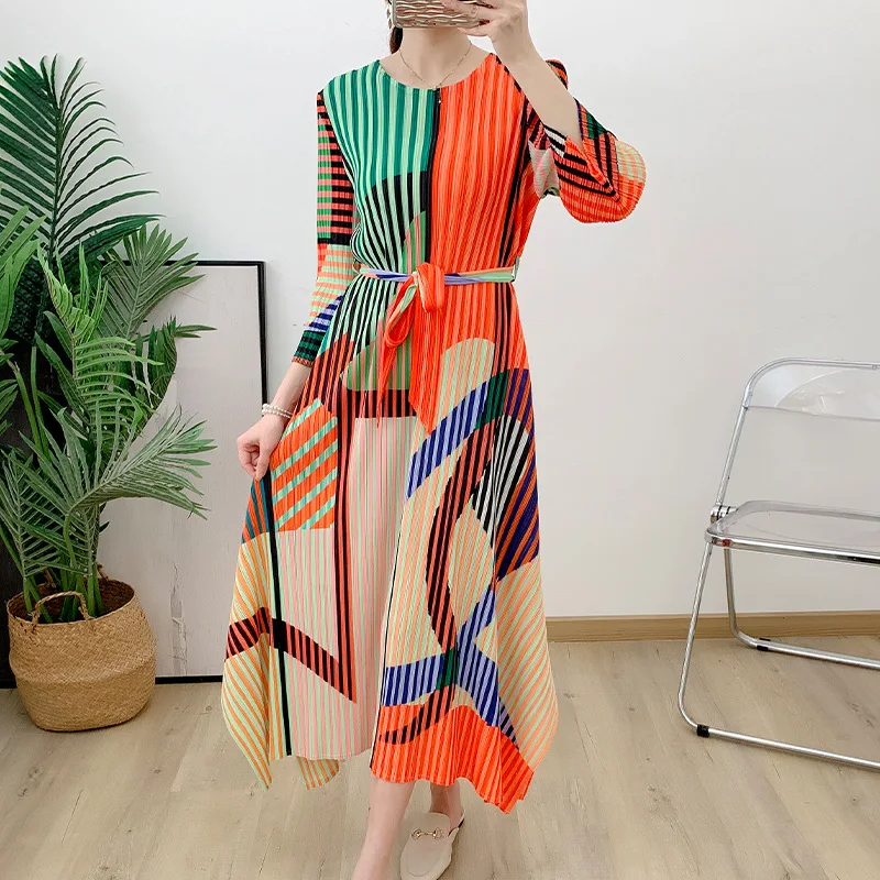 

2023 Summer New Pleated Print Dress Loose Lace Up O-Neck Three-quarter Sleeve Waist Waist Swing Dresses for Women