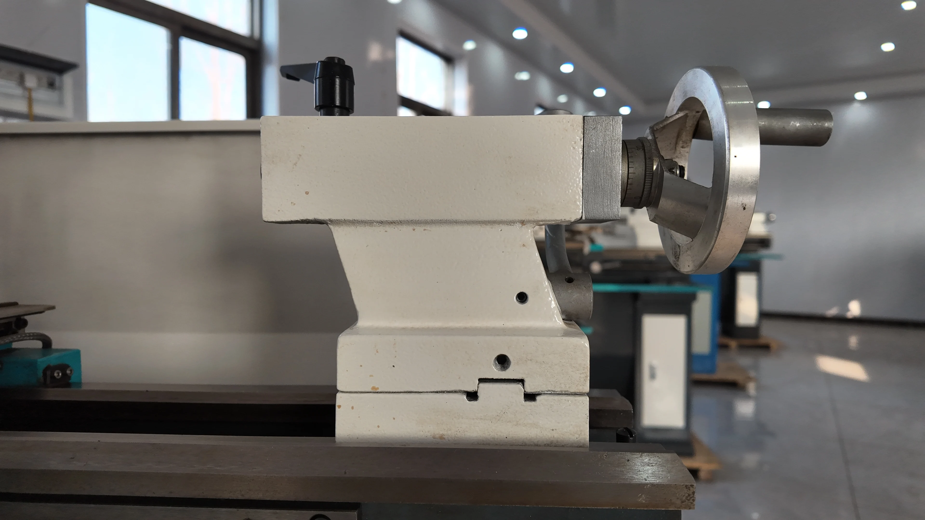 Supertech High-Quality LC250V/550 Mini Lathe for DIY and Pro Use
