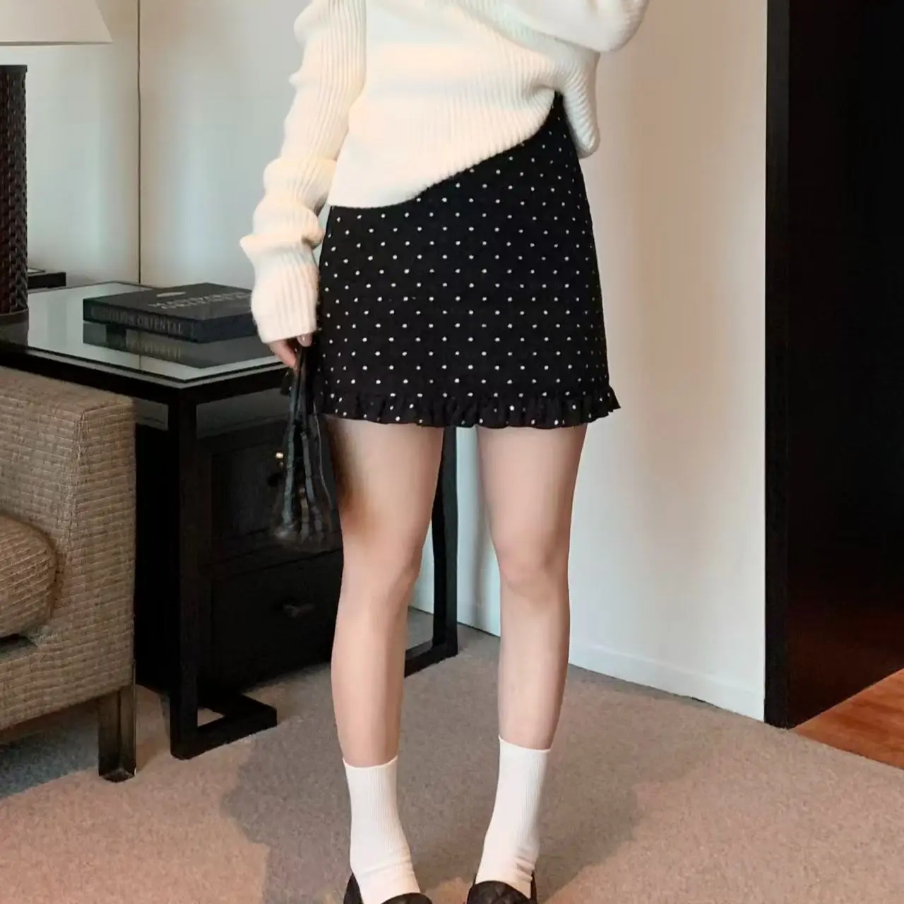 Autumn/Winter 2025 Design New Retro Polka Dot Midi Skirt with High Waist Temperament, Niche Lace Wrapped Hip Skirt